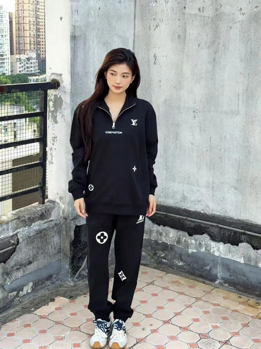 Louis Vuitton/Louis Vuitton 25Fw presbyopic embroidered logo trousers